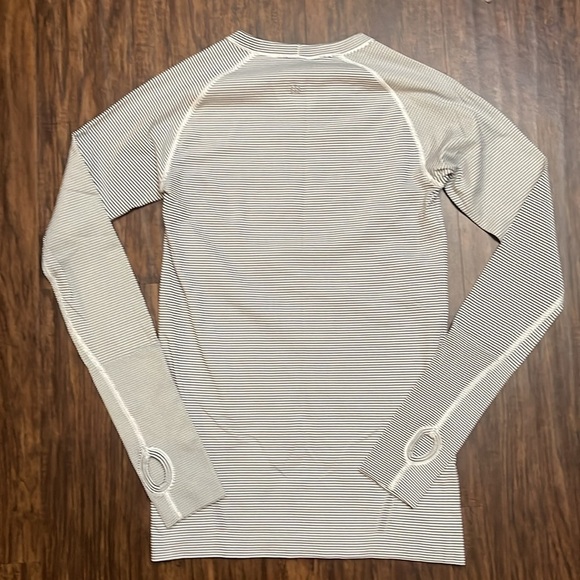 EUC Lululemon Run: Swiftly Tech Long Sleeve *Stripe White 6 - Picture 8 of 13